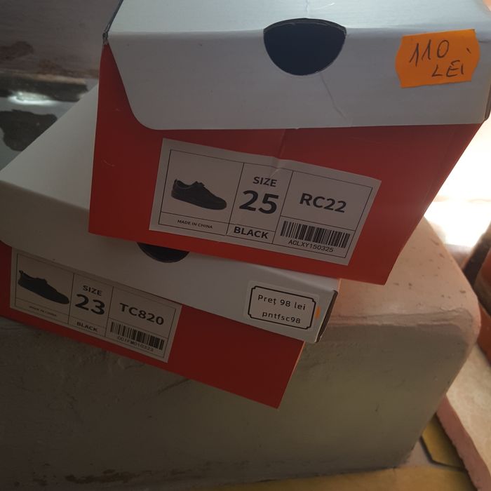 Adidasi marime 25 apawwa noi