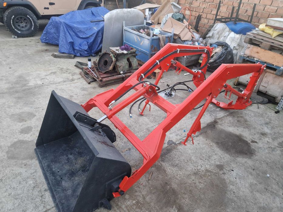 Incarcator frontal pentru tractor U650