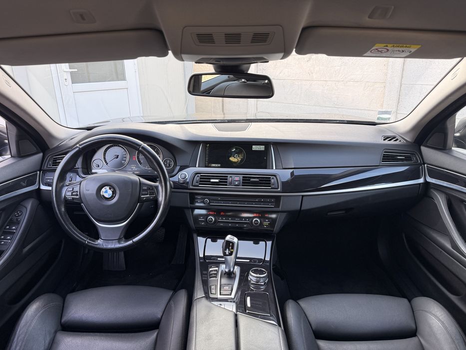 BMW F10 Facelift 520D xDrive Automat - istoric service complet .