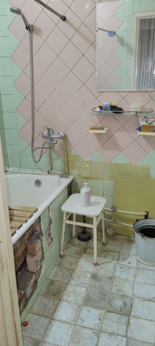 2-комнатная Козиробод 65 кв.м Отдельный вход Без ремонта