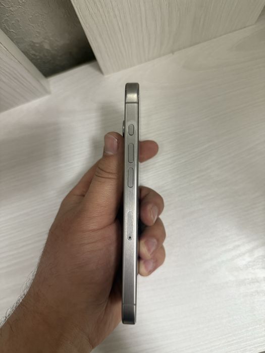 15 Pro 256 gb 80% 550$