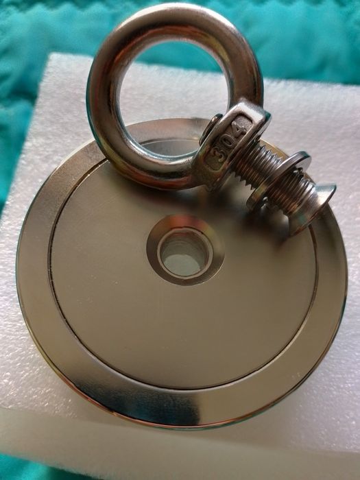 Неодимов магнит с карабинер. Магнит за риболов. ф60 и ф75