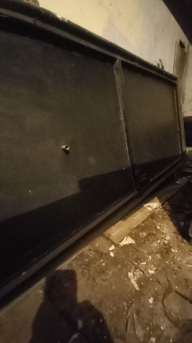 Продам входной железный дверь