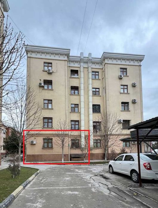 Срочно продаётся 1 эт кв вдоль дороги на перекрестке Нурафшон и Сагбан