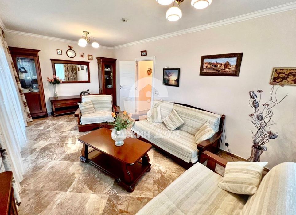 Продава се Многостаен апартамент в Свети Влас - 158 кв.м за 1906 €/кв.м - Снимка #1