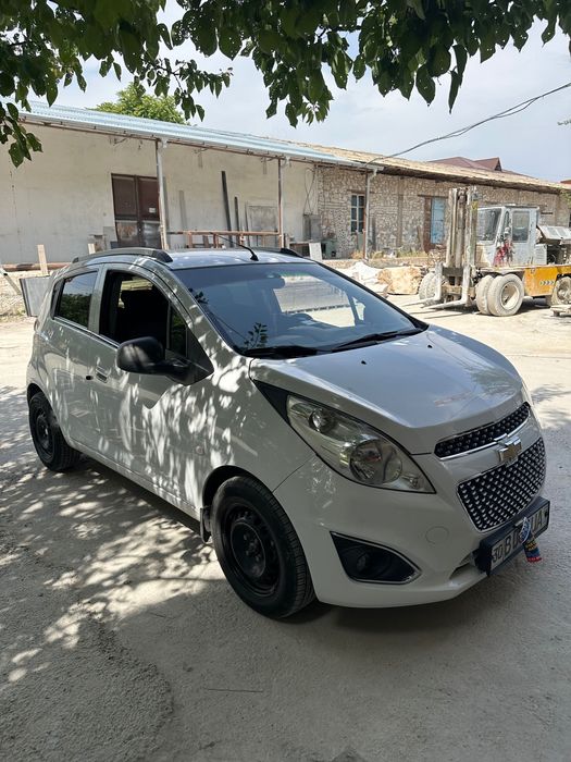 Автомобиль chevrolet spark