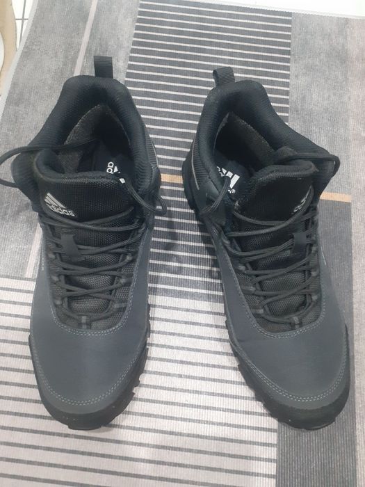 Продам термо кроссовки