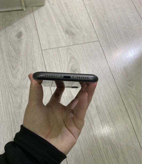 iPhone 11 б/у состояние отличное
