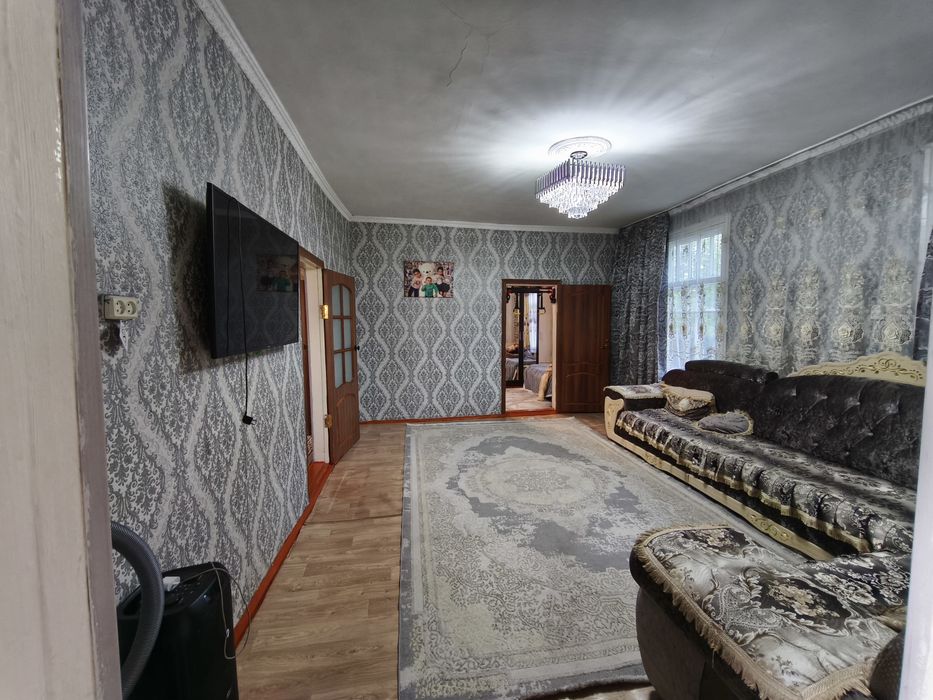 Дом продаётся по центральной улице