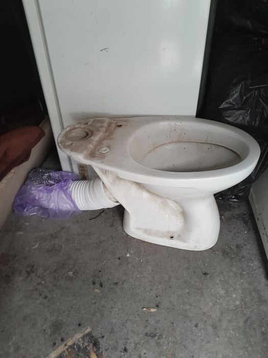 Унитаз без бочка б/у для ремонта