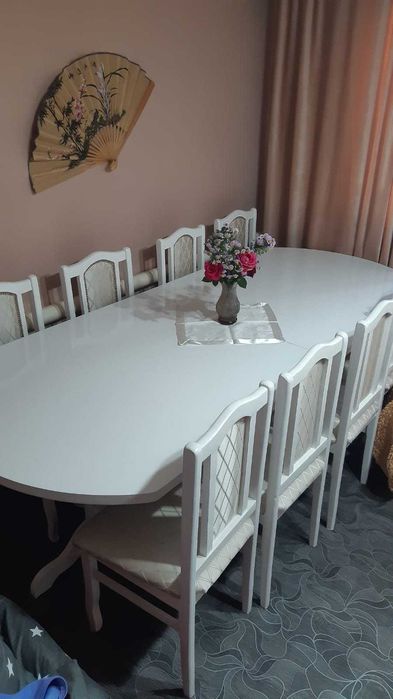 Стол для гостиной + 8 стульев