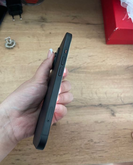 Iphone 15     256GB