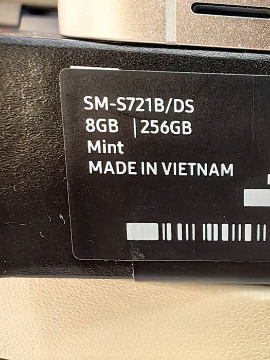 Хб! Samsung s24 FE 8 / 256 Гаранция ЧИСТО НОВ