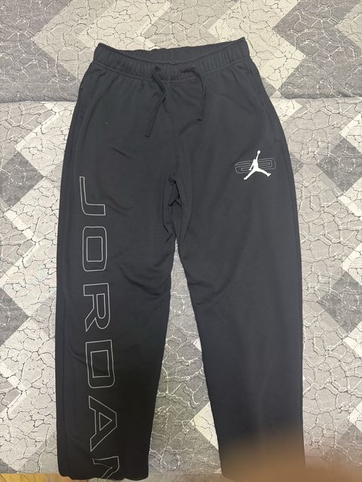 Продавам Jordan долнище М
