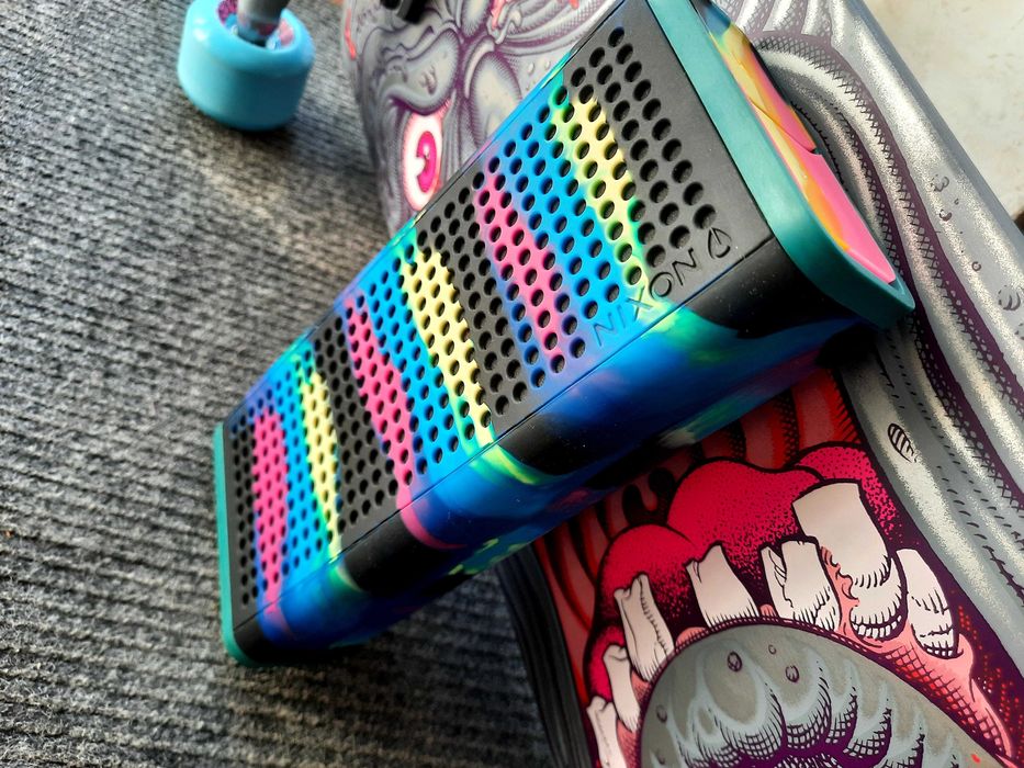 Блутут колонkа NIXON the Blaster