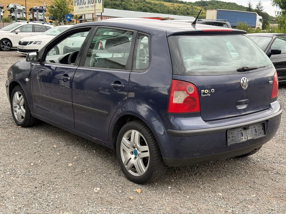 Far Volkswagen dezmembrari VW Polo 9N  an 2004  euro3  cod AMF