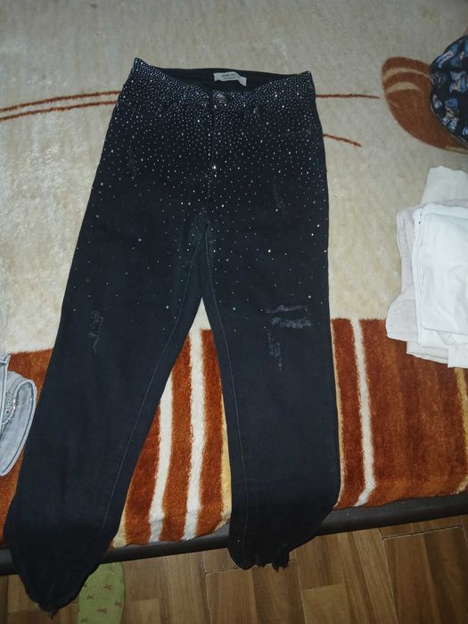 3 perechi de blugi noi cu eticheta la ei