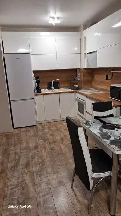 Дава се под наем Двустаен апартамент в Бургас, Меден рудник - зона А - 55 кв.м за 153 € - Снимка #3