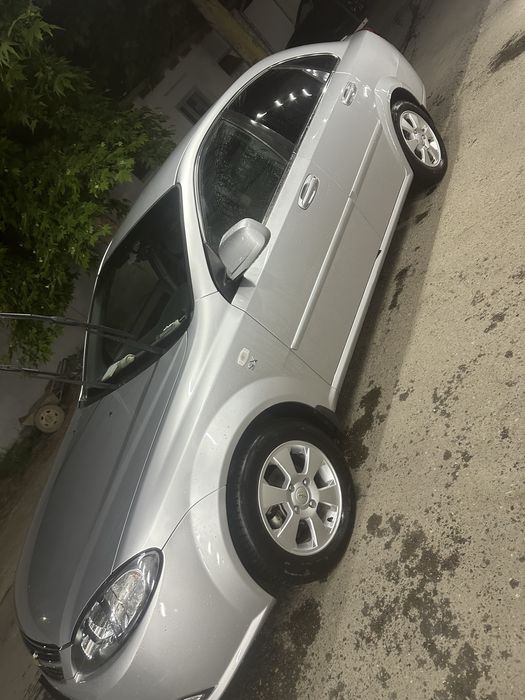 lacceti 1 yevro 8800