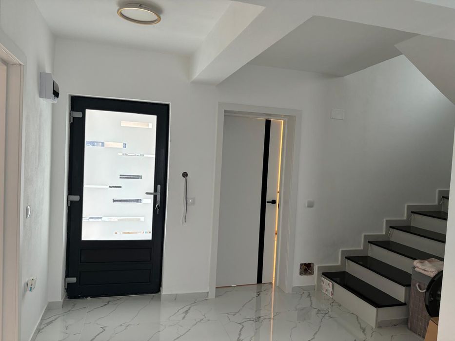 Casa parter plus etaj zona Selgros