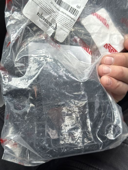 Наименование: Radiator Bracket (Крепление/кронштейн радиатора)