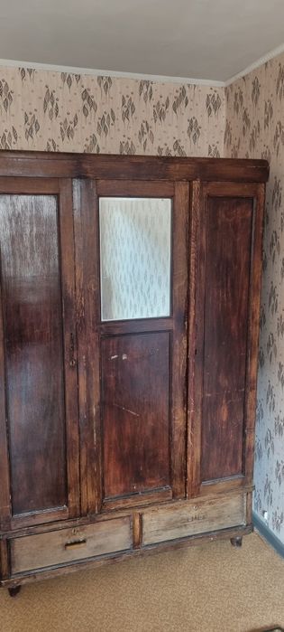 Бесплатно самовывоз Шкаф,стол, тумба, телевизор