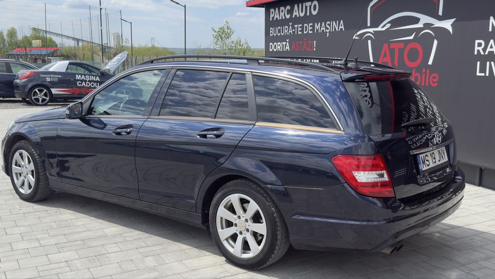 Vand sau schimb Mercedes C 180 2012