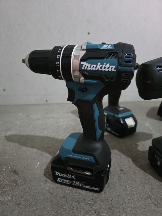 Vând set makita!
