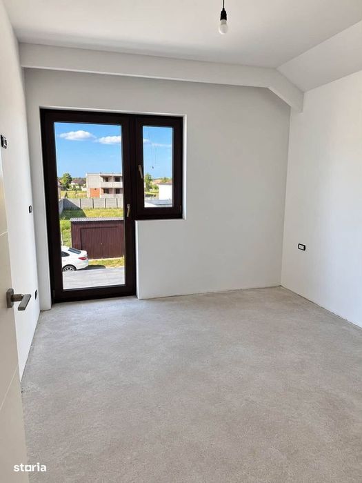 Casa Individuală în Dragsina -250mp /850mp teren - 2 garaje Comision 0