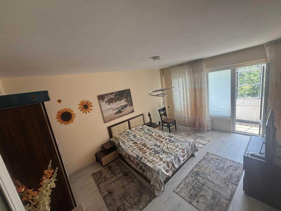 Дава се под наем Двустаен апартамент в Бургас, Славейков - 50 кв.м за 331.5 € - Снимка #1