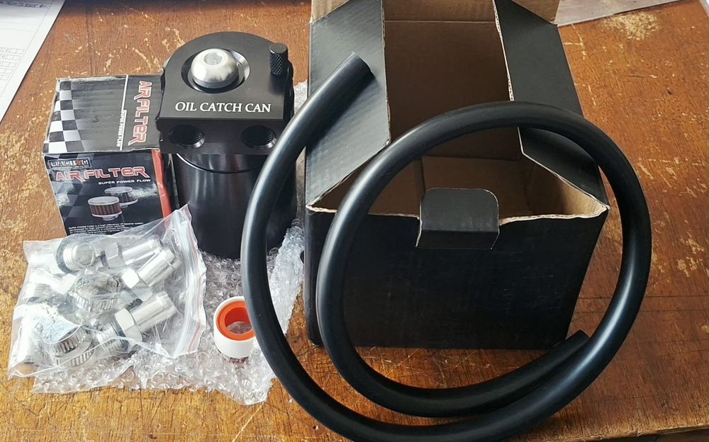 Продавам съд за картерни газове / catch can