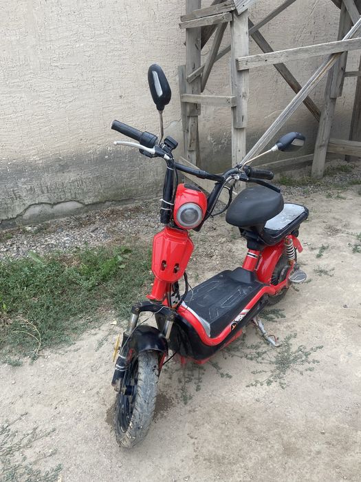 Продаю скутер 40 к