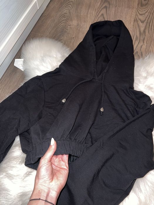 Hoodie scurt negru, marime S