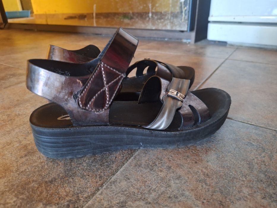 Сандали в чист и хубав вид