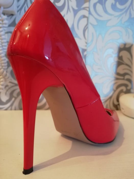 Продам туфли лодочки