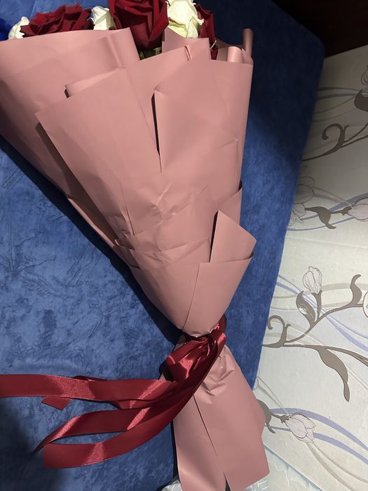 Букет цветы срочно продаю