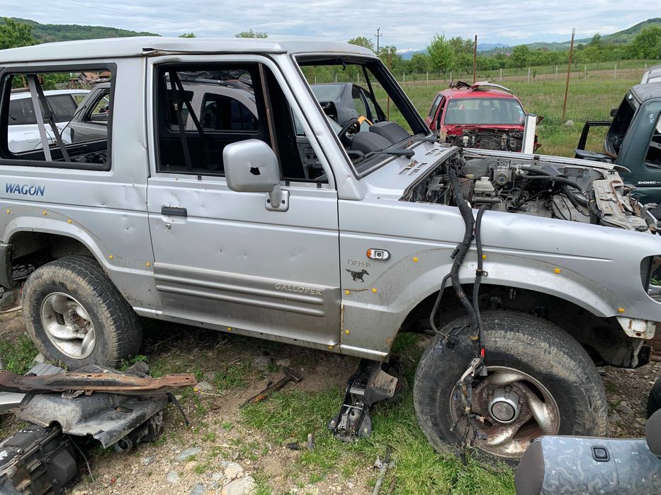 Dezmembrari Dezmembrez Piese piesa Dez Hyundai Galloper 2,5d 3.0i