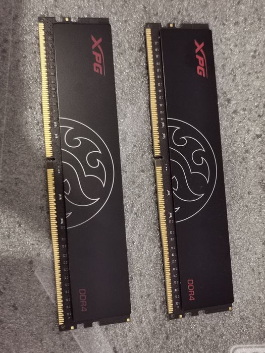 Kit RAM 16GB (2x8GB) XPG DDR4 3000MHz CL16