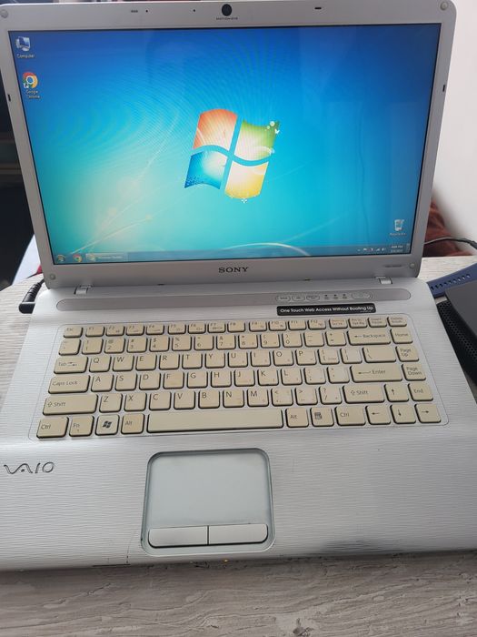 Laptop Notebook bun pentru școală și filme