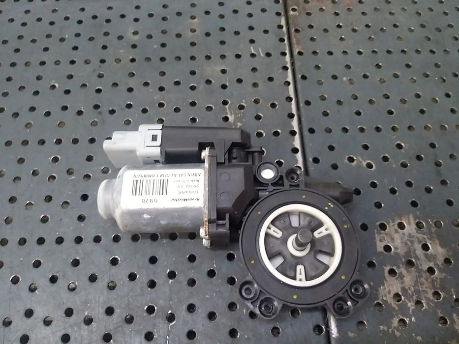 Motoras macara dreapta spate citroen c4 picasso 1 10400978e