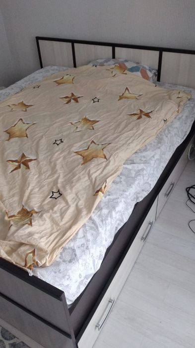 Продам спальни гарнитур.