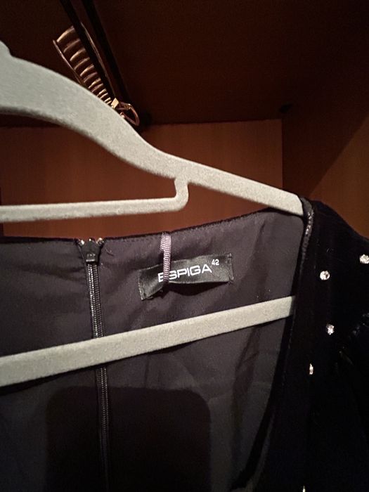 Продам новая платья