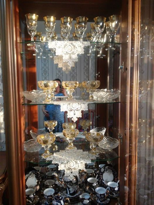 Продаю сервант. Почти новый  не использван.