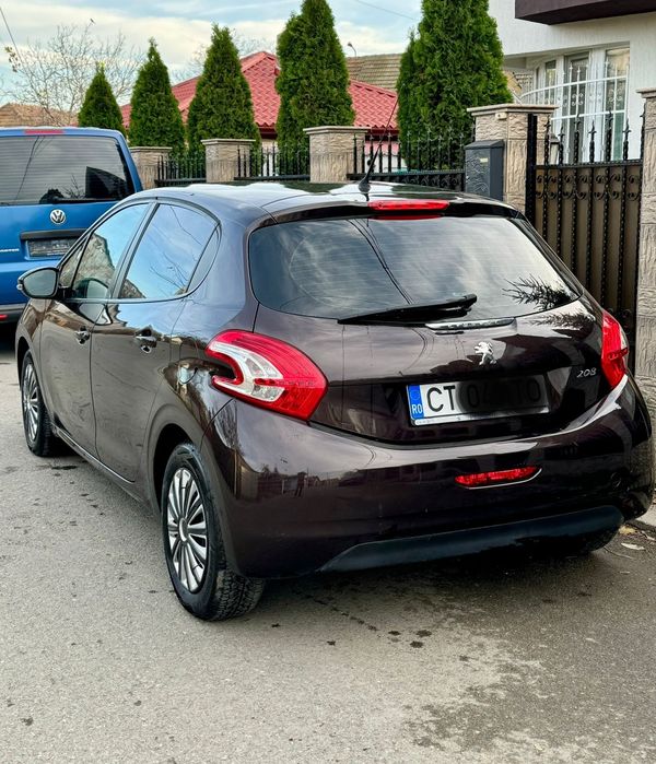 Peugeot 208 / 2012