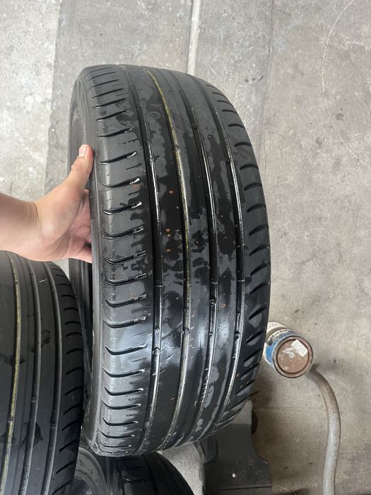 Продам летнюю резину 215/55/17