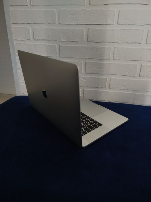 Makbook pro 15 256/16GB