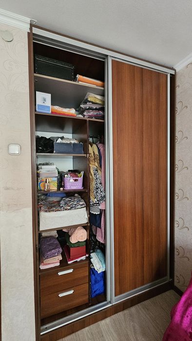 Продам шкаф для спальни б/у