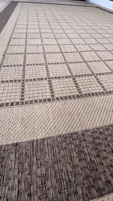 Ковер в хорошем состоянии