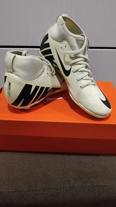 Nike Mercurial Superfly 9 Club nr 38 / 24 cm