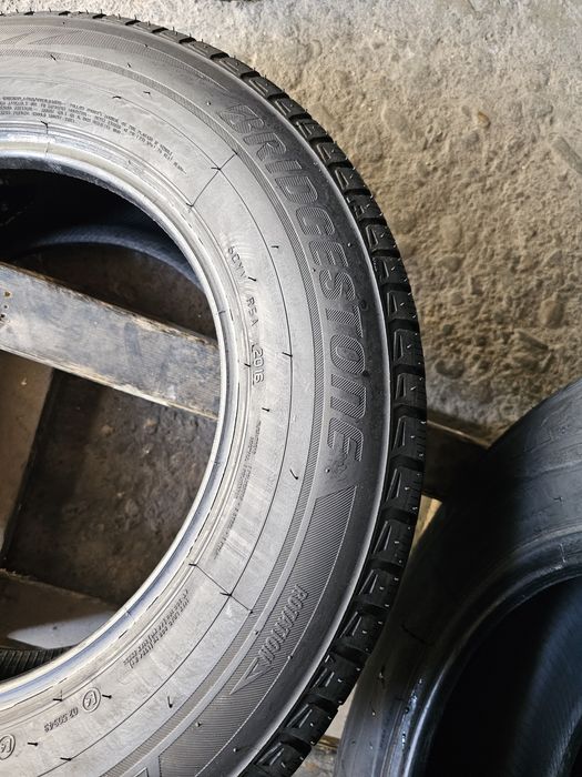 4 anvelope iarna 215 70 16 Bridgestone